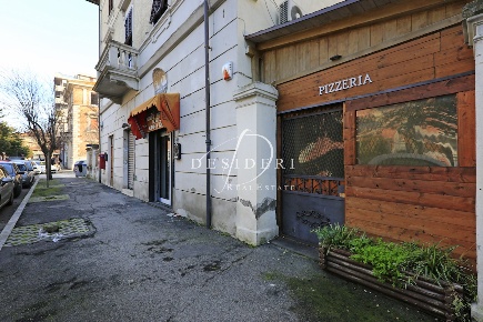 Foto Locale commerciale in Via Gramsci, Grosseto Via dei Mille di 94 m²