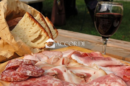 Foto Ristorante a Vittorio Veneto Centro di 250 m² con 5 locali in vendita