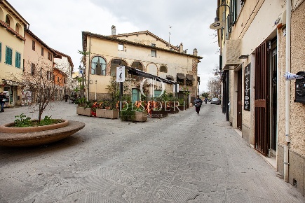 Foto Locale commerciale in Piazza Maniscalchi, Grosseto Centro Storico