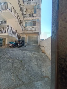 Foto Locale commerciale in Via Chiana, Messina Villaggio Santo di 150 m²