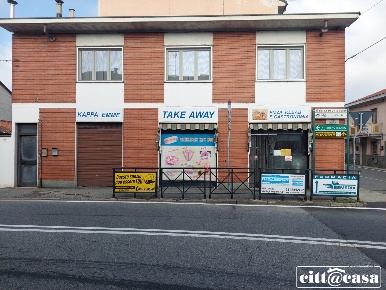 Foto Locale commerciale in Via Ivrea, Chivasso Centro di 70 m² con 3 locali