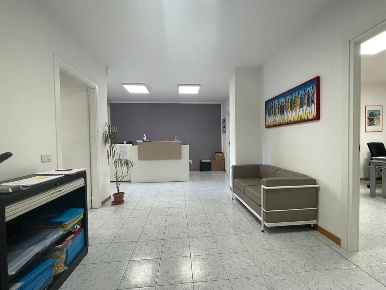 Foto Ufficio in Viale Sardegna, Siena di 120 m² con 5 locali in vendita