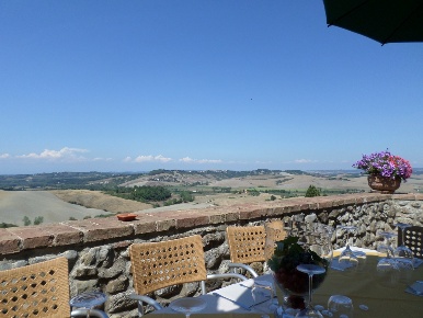 Foto Agriturismo a Lajatico di 1000 m² con 22 locali in vendita