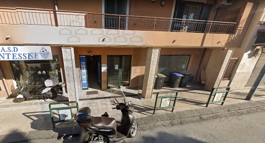 Foto Negozio in Via Marco Polo, Messina Minissale di 60 m² con 1 locali