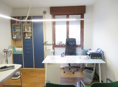 Foto Negozio a Nervesa della Battaglia Centro di 60 m² con 2 locali