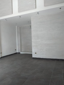 Foto Locale commerciale a Pomigliano d'Arco di 25 m² con 1 locali