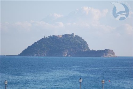 Foto Negozio a Albenga di 138 m² con 1 locali in vendita