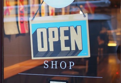 Foto Negozio in Via Delle Vigne Di Morena, Roma di 290 m² con 4 locali