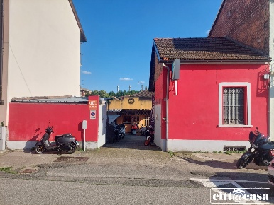 Foto Laboratorio in Corso Galileo Ferraris, Chivasso Centro di 200 m²