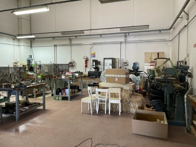 Foto Laboratorio a Arezzo Ceciliano di 485 m² con 3 locali in vendita