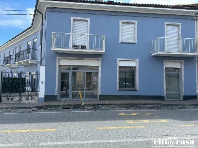 Foto Negozio in Via Cristoforo Colombo, Cavagnolo di 50 m² con 1 locali