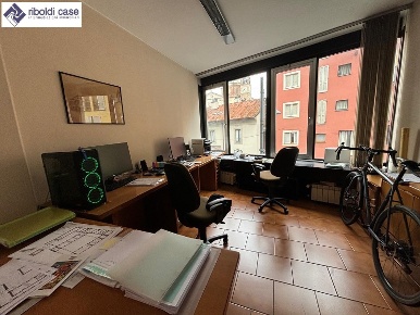 Foto Ufficio in CORSO ITALIA, Desio di 156 m² con 3 locali in vendita