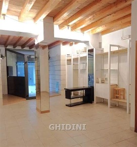 Foto Locale commerciale a Grosseto di 50 m² con 1 locali in affitto