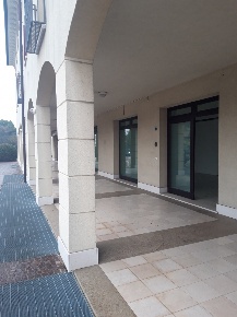 Foto Locale commerciale a Trebaseleghe di 80 m² con 3 locali in affitto