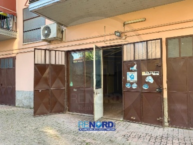 Foto Magazzino a Pavia Viale Cremona di 90 m² con 1 locali in affitto