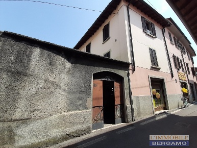 Foto Magazzino a Zanica Centro di 12 m² con 1 locali in vendita