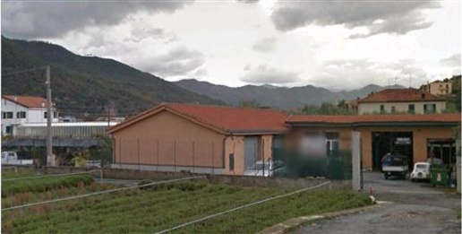 Foto Magazzino a Albenga di 71 m² con 2 locali in vendita