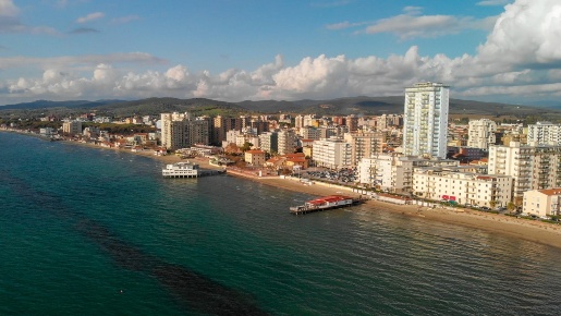 Foto Attività commerciale a Follonica di 30 m² con 2 locali in vendita