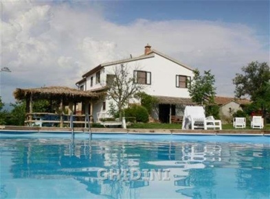 Foto Agriturismo a Campagnatico di 1050 m² con 10 locali in vendita