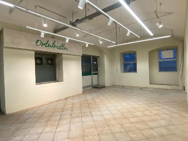 Foto Locale commerciale in VIA FEREGGIANO, Genova Marassi di 300 m²