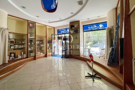 Foto Locale commerciale in Via Emilia, Grosseto Regioni di 83 m² in affitto