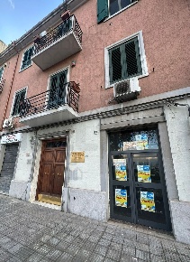 Foto Negozio in Viale della Libertà, Messina Libertà di 30 m² con 1 locali