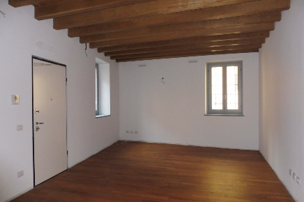 Foto Ufficio a Lodi Braila, Stazione di 43 m² con 2 locali in vendita