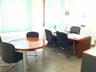 Foto Ufficio in via Senese, Grosseto Regioni di 273 m² con 10 locali