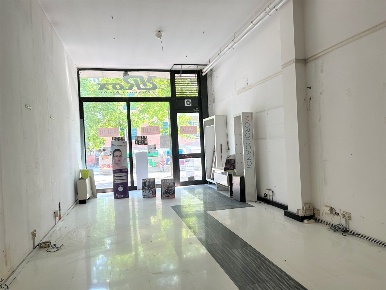 Foto Locale commerciale a Arezzo Saione di 50 m² con 1 locali in vendita