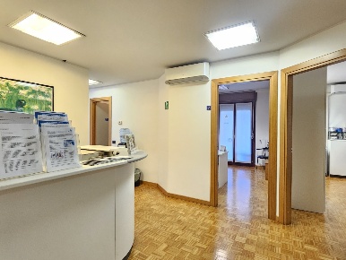 Foto Ufficio in Via Calzecchi Onesti, Bergamo Redona di 118 m² con 5 locali