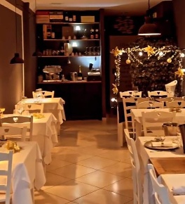 Foto Attività commerciale in Via Malocello, Varazze Centro di 90 m²