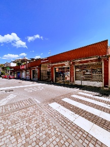 Foto Locale commerciale a Muggia Centro di 150 m² in vendita