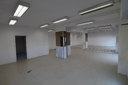 Foto Locale commerciale a Monteroni d'Arbia Ponte A Tressa di 120 m²