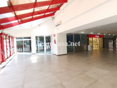Foto Negozio in GALLERIA DEI FONDITORI, Pesaro Pantano di 150 m² in vendita