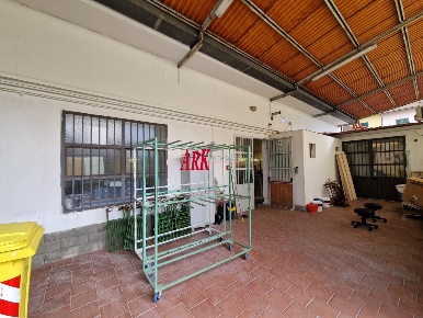 Foto Laboratorio in via II settembre, Campi Bisenzio Santa Maria di 200 m²