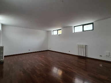Foto Ufficio a Treviglio di 77 m² con 3 locali in vendita