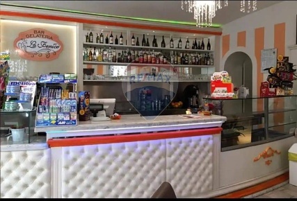 Foto Attività commerciale in via della repubblica, Barga Fornaci Di Barga