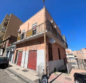 Foto Negozio in Via Palermo, Messina Giostra di 70 m² con 2 locali