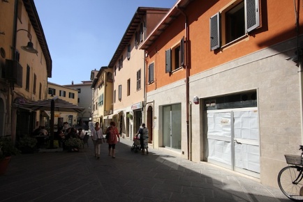 Foto Locale commerciale in Via San Martino, Grosseto Centro Storico