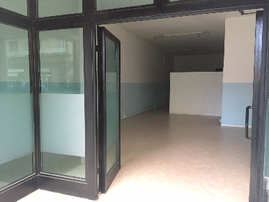 Foto Locale commerciale a Arezzo Via Marco Perennio di 110 m² con 1 locali