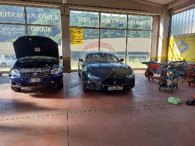 Foto Attività commerciale a Pescaglia Centro di 1000 m² in vendita