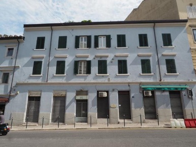 Foto Locale commerciale a Trieste San Giacomo di 13 m² con 1 locali