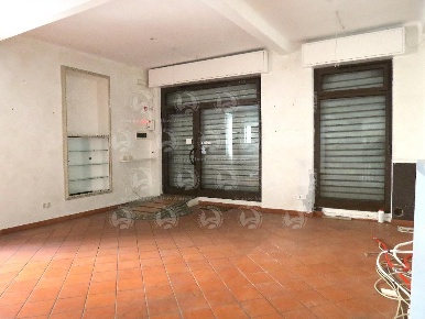 Foto Negozio a Alassio di 65 m² in vendita