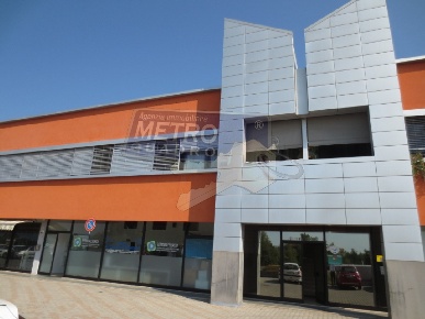 Foto Ufficio in VIA DEL COSTO 47, Thiene Centro di 163 m² con 5 locali