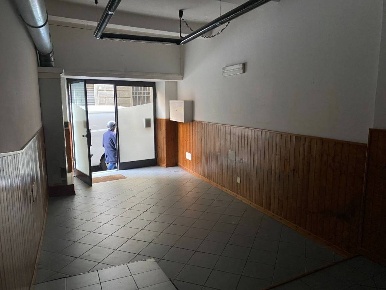 Foto Locale commerciale a Firenze Sant'Ambrogio di 47 m² con 2 locali