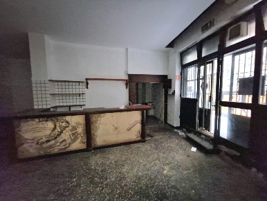 Foto Locale commerciale in Vico della Scienza, Genova di 80 m² con 3 locali