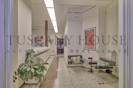 Foto Ufficio in VIA MADONNA DEL PRATO, Arezzo di 170 m² con 6 locali
