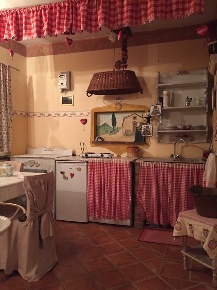 Foto Attività commerciale a Massa Marittima Centro di 24 m² con 1 locali