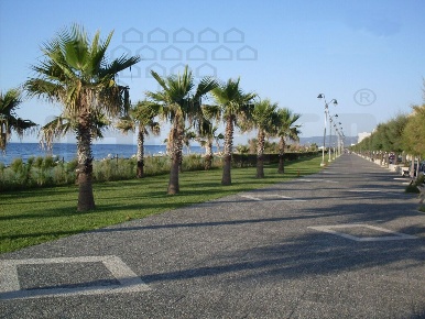 Foto Locale commerciale in lungomare nauloco, Venetico Venetico Marina