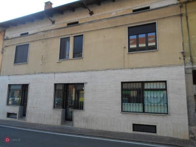 Foto Locale commerciale in via XX settembre 37, Cigliano Centro di 180 m²